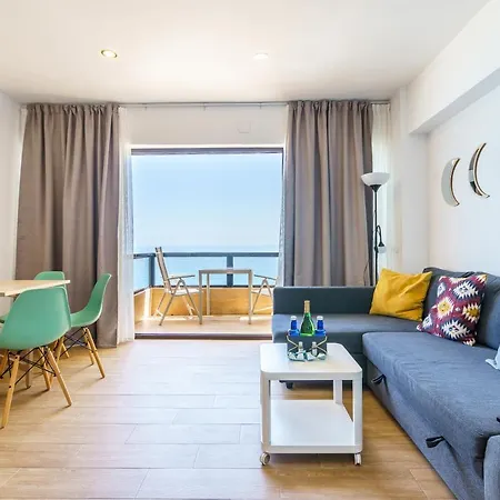 דירה Amazing Views Beachfront With Swimming Pool בנאלמדנה
