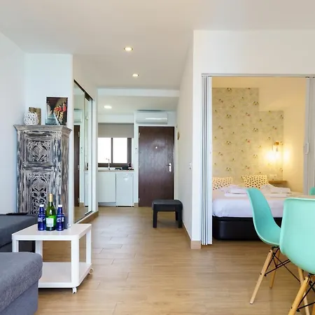 Apartment Amazing Views Beachfront With Swimming Pool